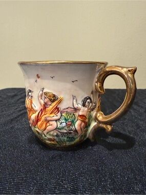 Vintage Capodimonte Italy Relief Cherub Cup Gold Gilt Interior Crown N Mark